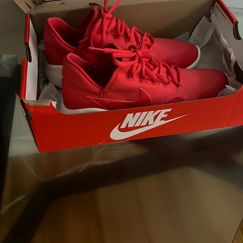 COPY - This shoes are new with your box they are so comfortable .